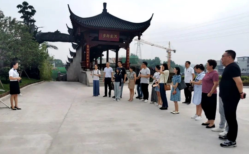泸州全媒体到合江永兴诚酱油文化博览园采风