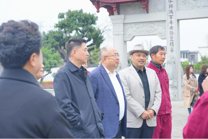 中国非遗保护协会莅临酱油博览园调研