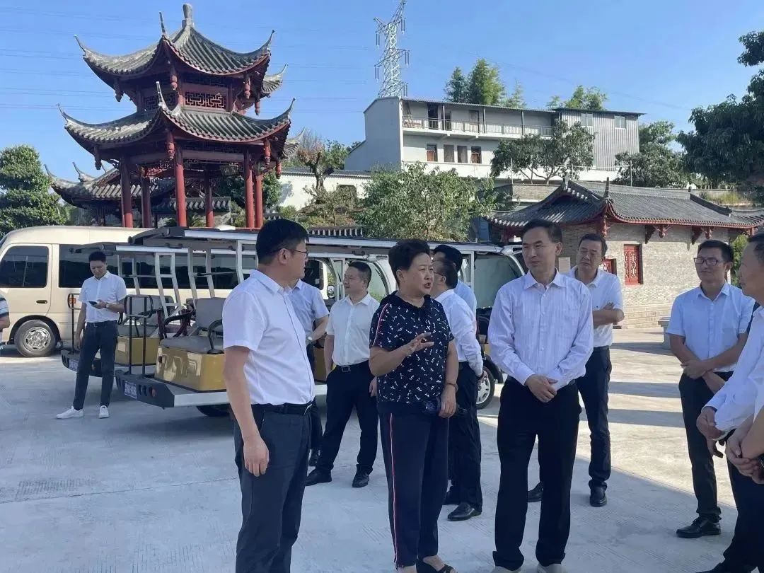 四川省人大常委会副主任朱家德莅临永兴诚酱油文化博览园调研指导
