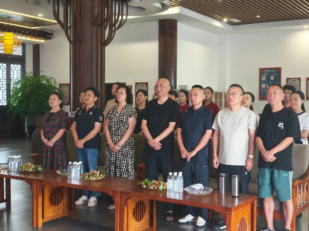 永兴诚组织全体观礼：凝聚爱国豪情，铸就实业匠心